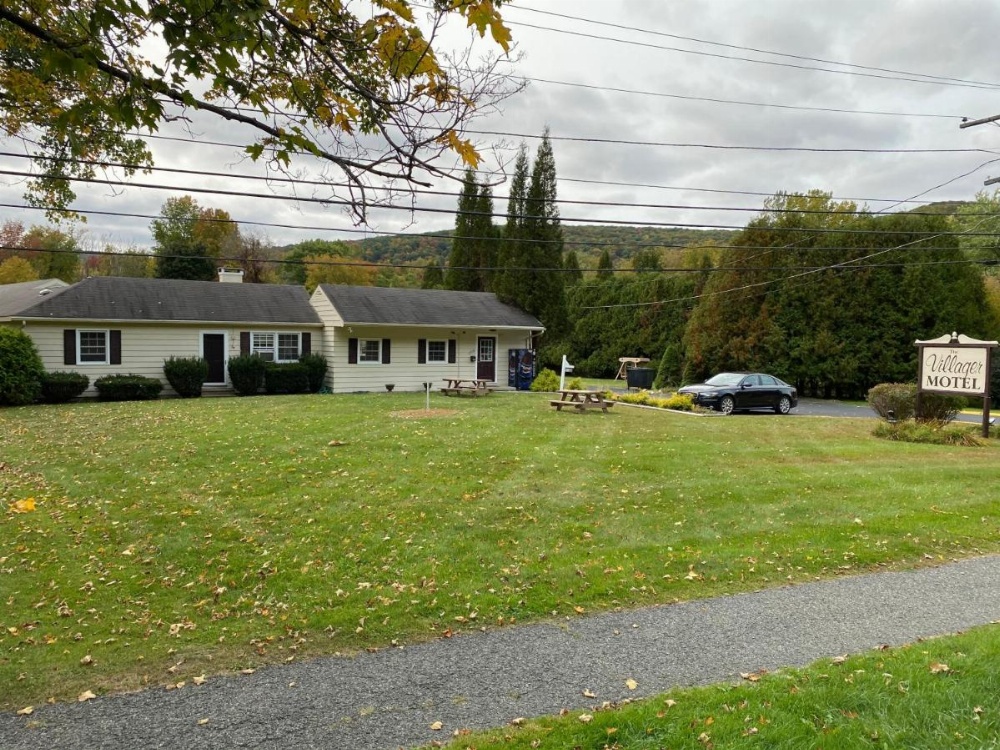 Villager Motel Image 15
