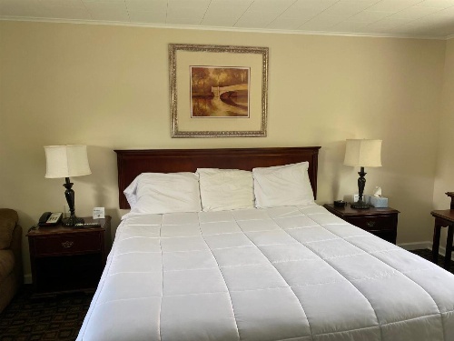 Villager Motel image 3